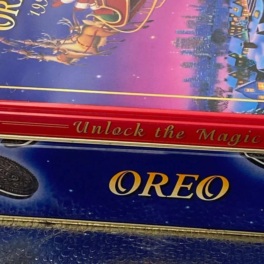 Vintage Oreo 1995 Christmas Collectible Tin Santa Sleigh Advertising‎ Decor